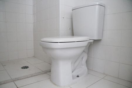 Banheiro Social de apartamento para alugar com 2 quartos, 55m² em Vila Endres, Guarulhos