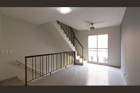 Sala de casa de condomínio à venda com 2 quartos, 86m² em Vila Talarico, São Paulo