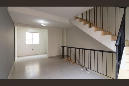 Sala de casa de condomínio à venda com 2 quartos, 86m² em Vila Talarico, São Paulo