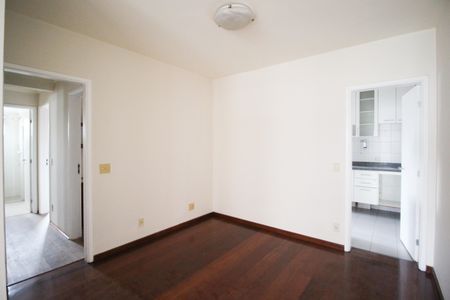 Sala de apartamento para alugar com 3 quartos, 87m² em Indianópolis, São Paulo