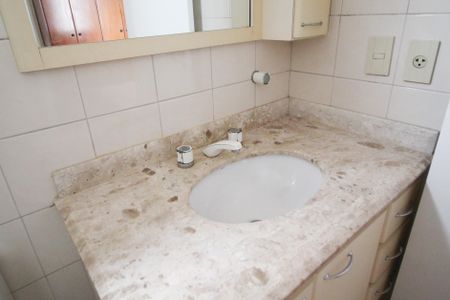 Apartamento à venda com 87m², 3 quartos e 2 vagasBanheiro da Suíte