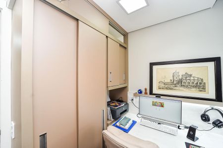 Apartamento à venda com 140m², 3 quartos e 2 vagasEscritório