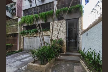 Apartamento à venda com 103m², 3 quartos e 2 vagasFachada e portaria
