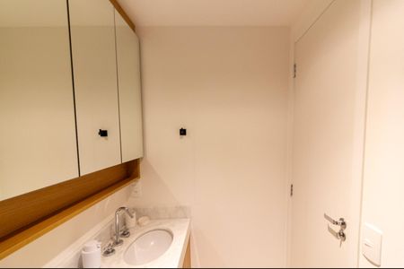 Studio para alugar com 24m², 1 quarto e sem vaga Studio para alugar com 24m², 1 quarto e sem vagaBanheiro Social