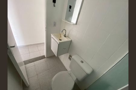 Banheiro de apartamento para alugar com 2 quartos, 43m² em Freguesia (jacarepaguá), Rio de Janeiro