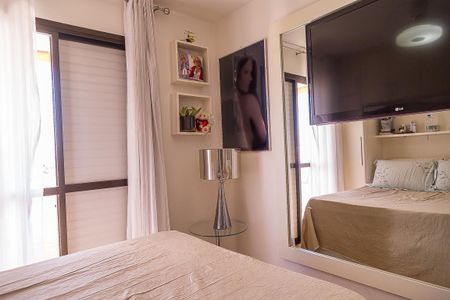 Apartamento à venda com 153m², 2 quartos e 2 vagas Apartamento à venda com 153m², 2 quartos e 2 vagasSuíte