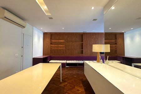 Apartamento à venda com 151m², 3 quartos e 1 vaga Apartamento à venda com 151m², 3 quartos e 1 vagaSala