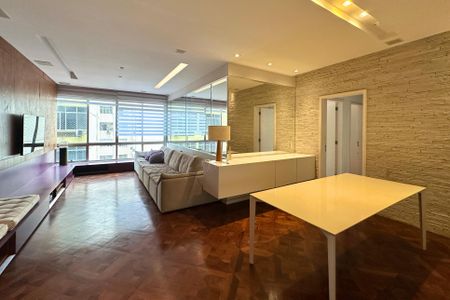 Sala de apartamento à venda com 3 quartos, 151m² em Copacabana, Rio de Janeiro