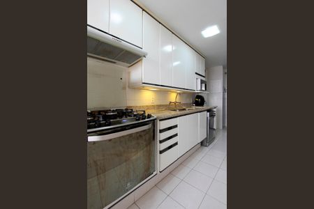 Apartamento à venda com 145m², 3 quartos e 2 vagas Apartamento à venda com 145m², 3 quartos e 2 vagasCozinha