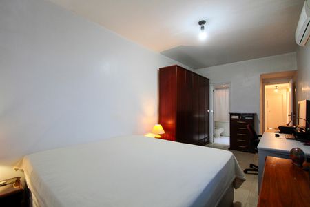 Apartamento à venda com 145m², 3 quartos e 2 vagas Apartamento à venda com 145m², 3 quartos e 2 vagasSuíte