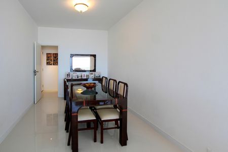 Apartamento à venda com 145m², 3 quartos e 2 vagas Apartamento à venda com 145m², 3 quartos e 2 vagasSala