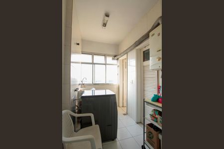 Apartamento à venda com 145m², 3 quartos e 2 vagas Apartamento à venda com 145m², 3 quartos e 2 vagasÁrea de Serviço