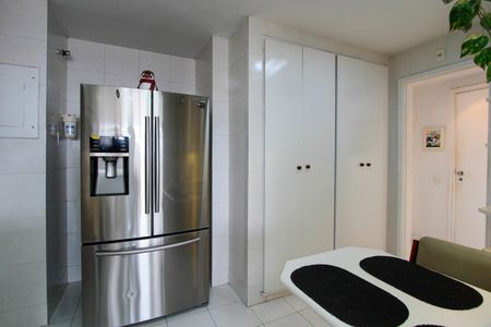 Apartamento à venda com 145m², 3 quartos e 2 vagas Apartamento à venda com 145m², 3 quartos e 2 vagasCozinha