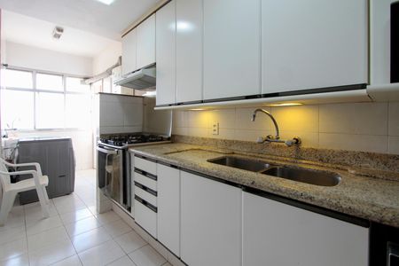 Apartamento à venda com 145m², 3 quartos e 2 vagas Apartamento à venda com 145m², 3 quartos e 2 vagasCozinha