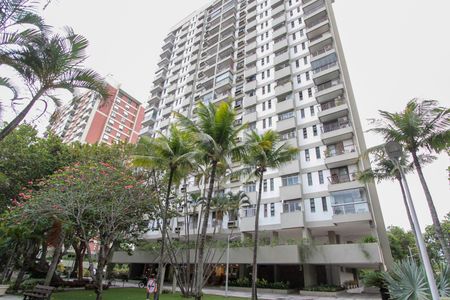 Apartamento à venda com 145m², 3 quartos e 2 vagas Apartamento à venda com 145m², 3 quartos e 2 vagasFachada