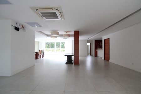 Apartamento à venda com 145m², 3 quartos e 2 vagas Apartamento à venda com 145m², 3 quartos e 2 vagasÁrea comum - Salão de festas