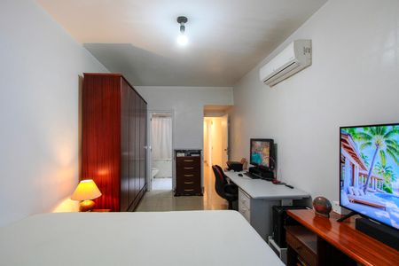 Apartamento à venda com 145m², 3 quartos e 2 vagas Apartamento à venda com 145m², 3 quartos e 2 vagasSuíte