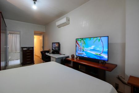 Apartamento à venda com 145m², 3 quartos e 2 vagas Apartamento à venda com 145m², 3 quartos e 2 vagasSuíte