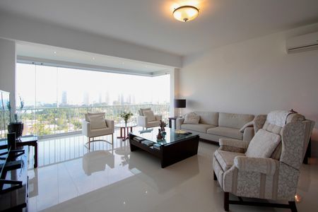 Apartamento à venda com 145m², 3 quartos e 2 vagas Apartamento à venda com 145m², 3 quartos e 2 vagasSala