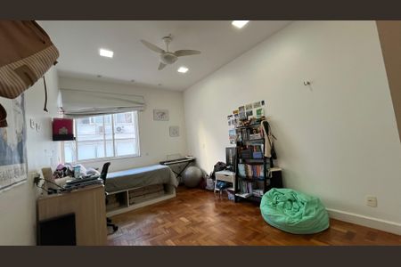 Apartamento à venda com 160m², 3 quartos e 1 vagaQuarto