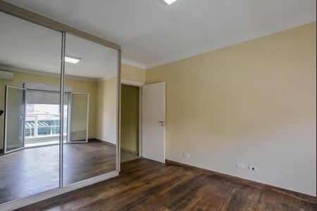 Casa à venda com 204m², 4 quartos e 4 vagasSuíte 4