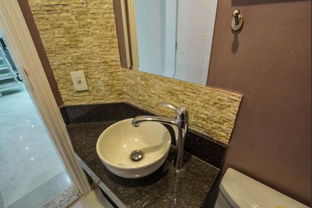 Casa à venda com 204m², 4 quartos e 4 vagasLavabo