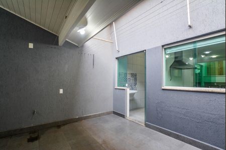 Casa à venda com 204m², 4 quartos e 4 vagasQuarto de Serviço