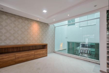 Casa à venda com 204m², 4 quartos e 4 vagasSala