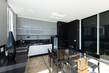 Casa de condomínio para alugar com 450m², 4 quartos e 3 vagasÁrea gourmet