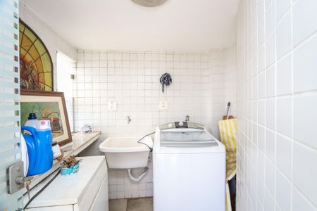 Apartamento à venda com 130m², 3 quartos e 1 vagaÁrea de Serviço