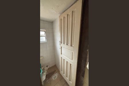 Casa à venda com 263m², 4 quartos e 4 vagas Casa à venda com 263m², 4 quartos e 4 vagasBanheiro de Serviço