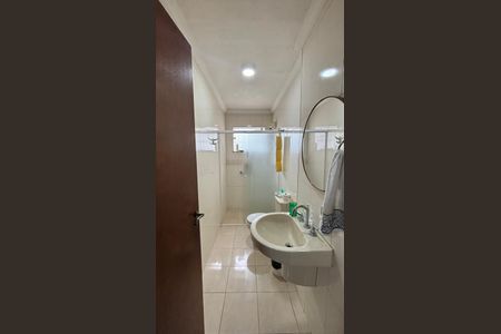 Casa à venda com 263m², 4 quartos e 4 vagas Casa à venda com 263m², 4 quartos e 4 vagasBanheiro 2