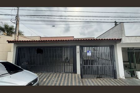 Casa à venda com 263m², 4 quartos e 4 vagas Casa à venda com 263m², 4 quartos e 4 vagasFachada