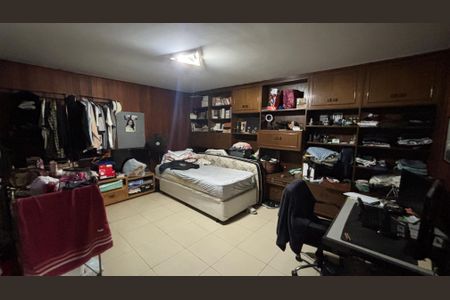 Casa à venda com 263m², 4 quartos e 4 vagas Casa à venda com 263m², 4 quartos e 4 vagasQuarto 3