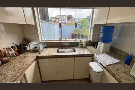 Casa à venda com 263m², 4 quartos e 4 vagas Casa à venda com 263m², 4 quartos e 4 vagasCozinha