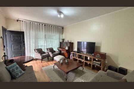 Casa à venda com 263m², 4 quartos e 4 vagas Casa à venda com 263m², 4 quartos e 4 vagasSala