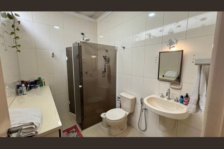 Casa à venda com 263m², 4 quartos e 4 vagas Casa à venda com 263m², 4 quartos e 4 vagasBanheiro