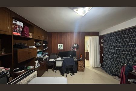 Casa à venda com 263m², 4 quartos e 4 vagas Casa à venda com 263m², 4 quartos e 4 vagasQuarto 3