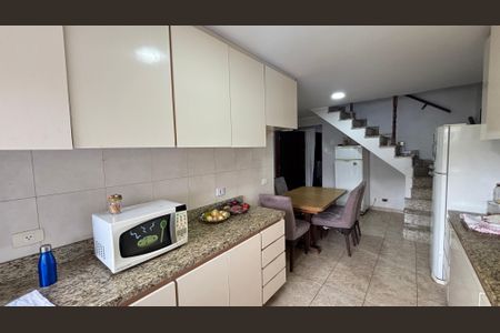 Casa à venda com 263m², 4 quartos e 4 vagas Casa à venda com 263m², 4 quartos e 4 vagasCozinha