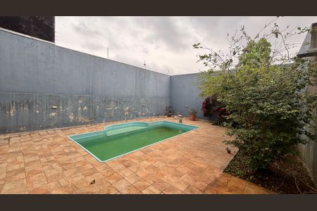 Casa à venda com 263m², 4 quartos e 4 vagas Casa à venda com 263m², 4 quartos e 4 vagasÁrea Externa