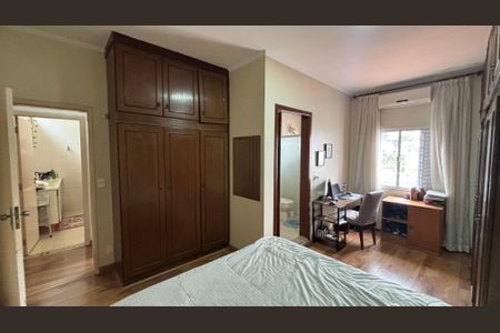 Casa à venda com 263m², 4 quartos e 4 vagas Casa à venda com 263m², 4 quartos e 4 vagasSuite