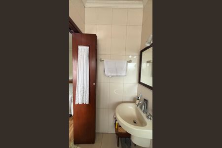 Casa à venda com 263m², 4 quartos e 4 vagas Casa à venda com 263m², 4 quartos e 4 vagasBanheiro da Suíte