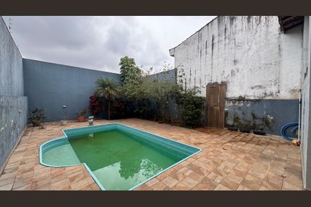 Casa à venda com 263m², 4 quartos e 4 vagas Casa à venda com 263m², 4 quartos e 4 vagasÁrea Externa