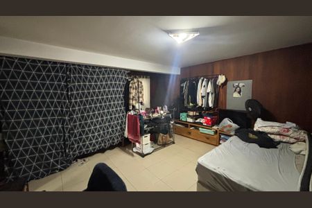 Casa à venda com 263m², 4 quartos e 4 vagas Casa à venda com 263m², 4 quartos e 4 vagasQuarto 3