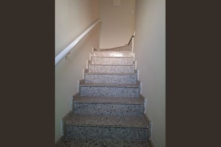 Casa à venda com 181m², 3 quartos e 4 vagasEscada