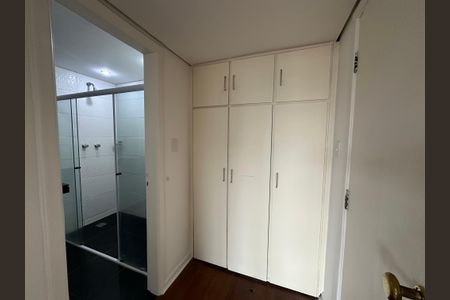 Studio para alugar com 42m², 1 quarto e 1 vaga Studio para alugar com 42m², 1 quarto e 1 vagaCloset