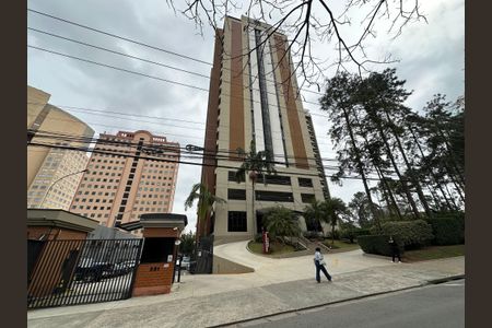 Studio para alugar com 42m², 1 quarto e 1 vaga Studio para alugar com 42m², 1 quarto e 1 vagaFachada