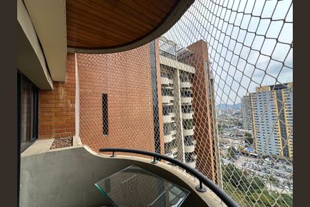 Studio para alugar com 42m², 1 quarto e 1 vaga Studio para alugar com 42m², 1 quarto e 1 vagaSacada