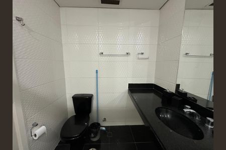 Studio para alugar com 42m², 1 quarto e 1 vaga Studio para alugar com 42m², 1 quarto e 1 vagaBanheiro