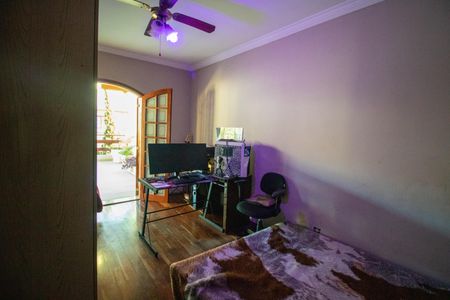 Casa à venda com 200m², 4 quartos e 4 vagas Casa à venda com 200m², 4 quartos e 4 vagasQuarto 2